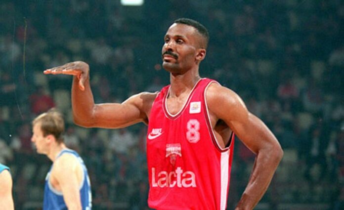 eddie_johnson_olympiakos