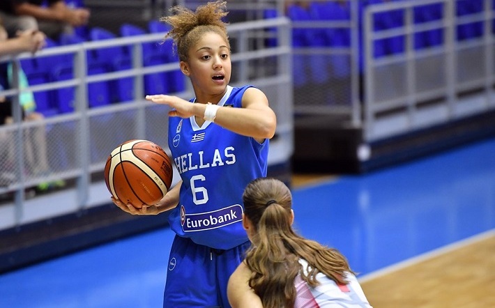 Έλενα Τσινέκε