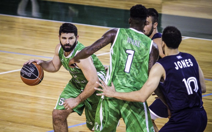 Μανώλης Παπαμακάριος