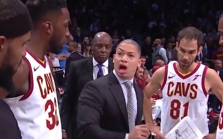 Τρέβορ Μπούκερ