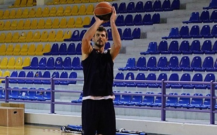 Νίκος Μπάρλος