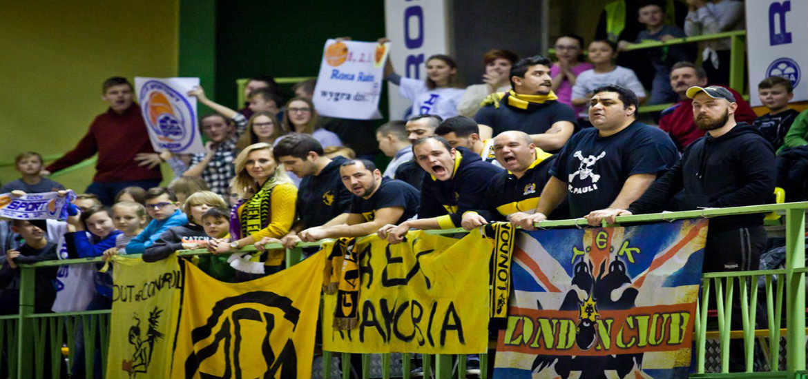 aek-fans-polonia