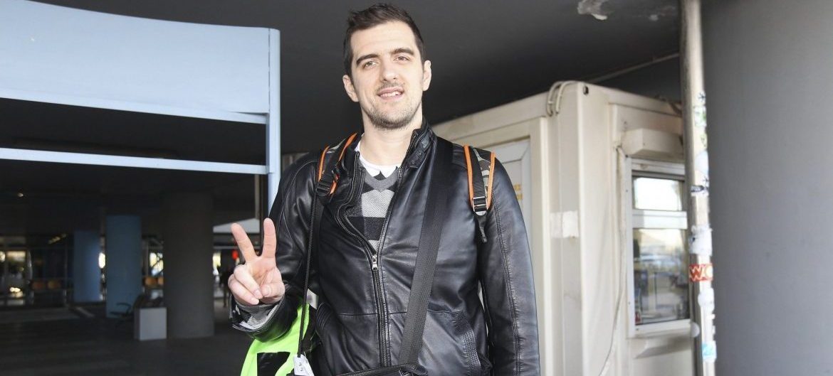 ÁÖÉÎÇ ÔÏÕ ÉÂÁÍ ÌÁÑÁÓ ÓÔÇ ÈÅÓÓÁËÏÍÉÊÇ ÃÉÁ ËÏÃÁÑÉÁÓÌÏ ÔÏÕ ÁÑÇ (ÖÙÔÏÃÑÁÖÉÁ: MOTION TEAM)