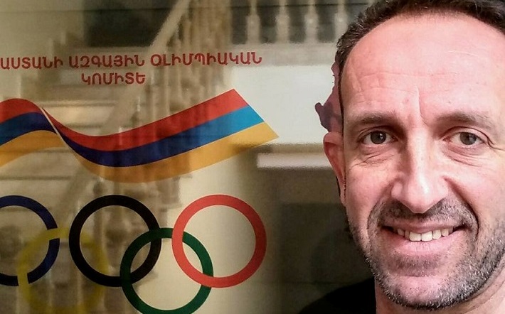 Κρις Χουγκάζ