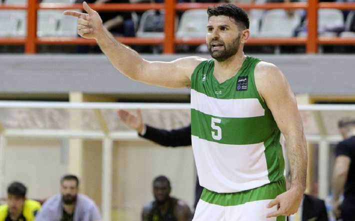 Μανώλης Παπαμακάριος