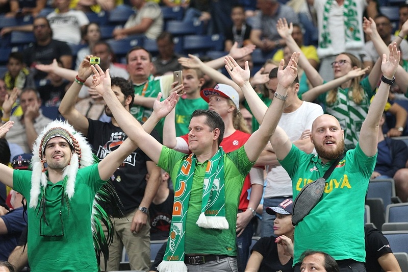 fans-zalgiris-kaunas-belgrade-2018-eb17