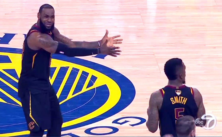 lebron-diamartirete-se-smith