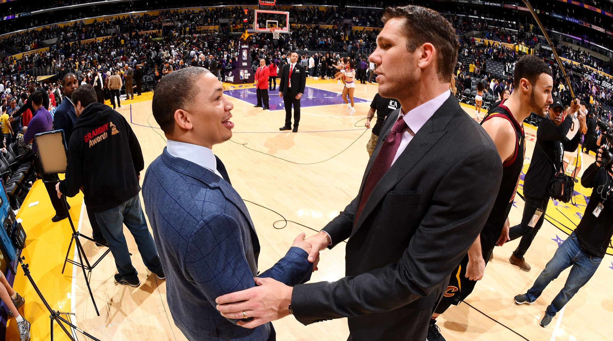 Cleveland Cavaliers v Los Angeles Lakers