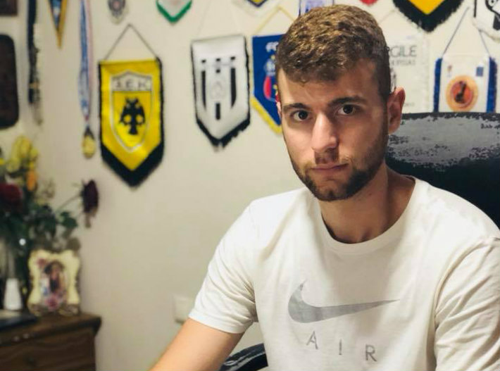 chatzikiriakidis-giannis-ipografei-chalkidona