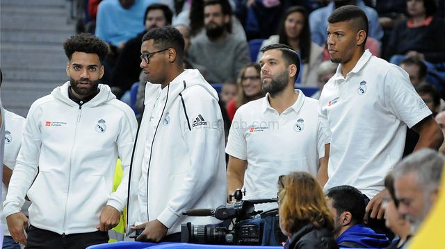 detalles-acb-realmadrid-taylor-thompkins-felipereyes-tavares