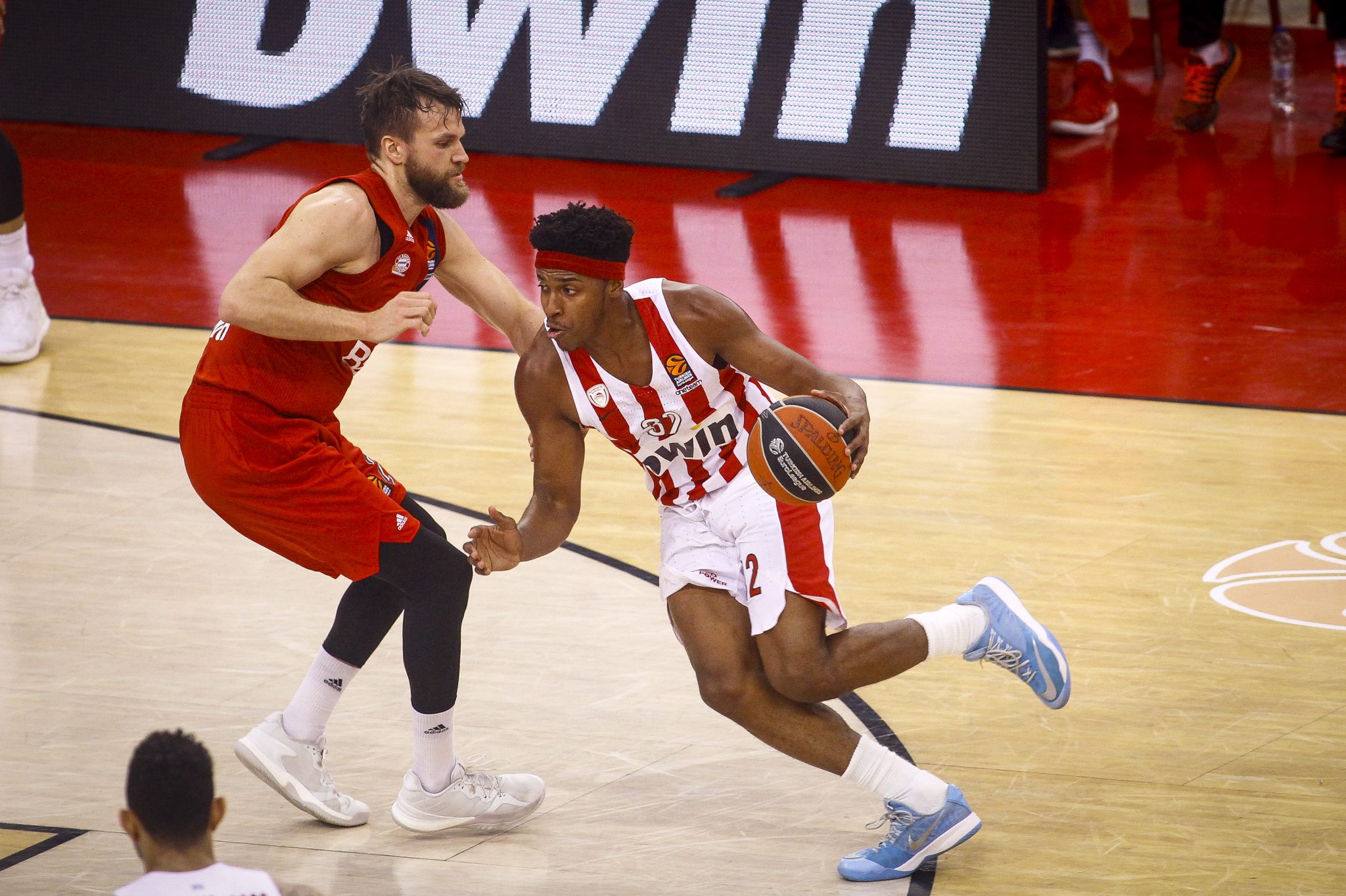 EUROLEAGUE / ÏËÕÌÐÉÁÊÏÓ - ÌÐÁÃÅÑÍ (ÖÙÔÏÃÑÁÖÉÁ: ÈÁÍÁÓÇÓ ÄÇÌÏÐÏÕËÏÓ / EUROKINISSI)