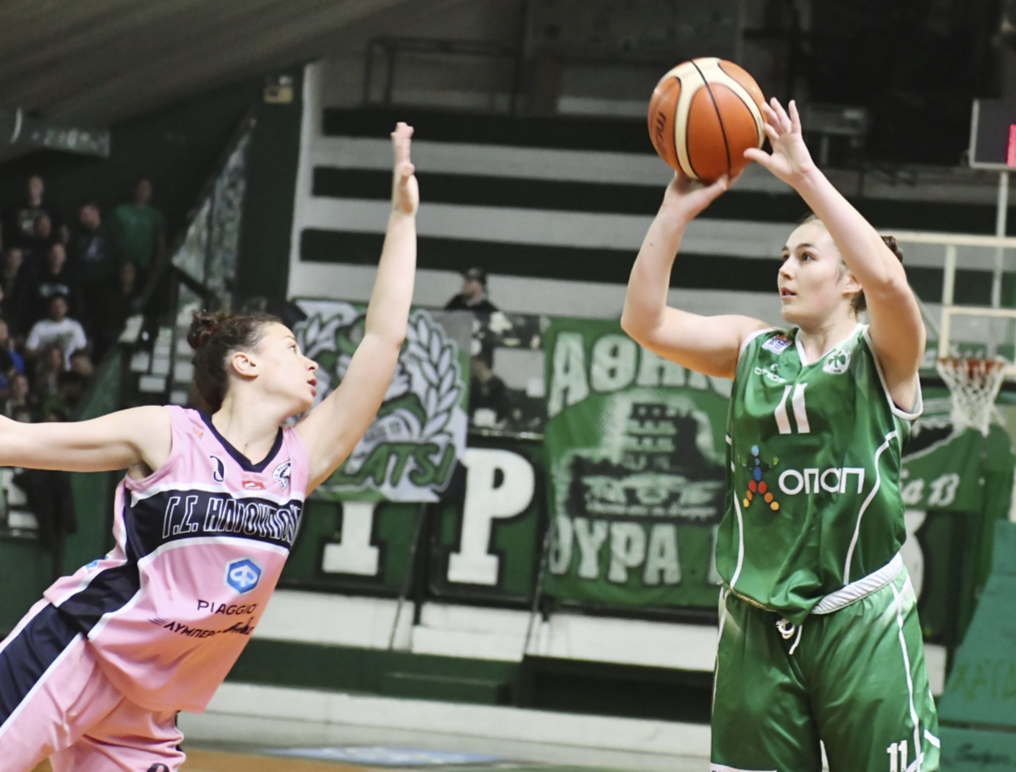 Á2 ÊÁÔÇÃÏÑÉÁ ÃÕÍÁÉÊÙÍ / ÐÁÏ - ÇËÉÏÕÐÏËÇ (ÖÙÔÏÃÑÁÖÉÁ: ÂÁÃÃÅËÇÓ ÓÔÏËÇÓ / EUROKINISSI)