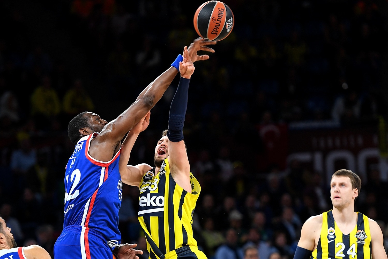 bryant-dunston-anadolu-efes-istanbul-final-four-vitoria-gasteiz-2019-eb18
