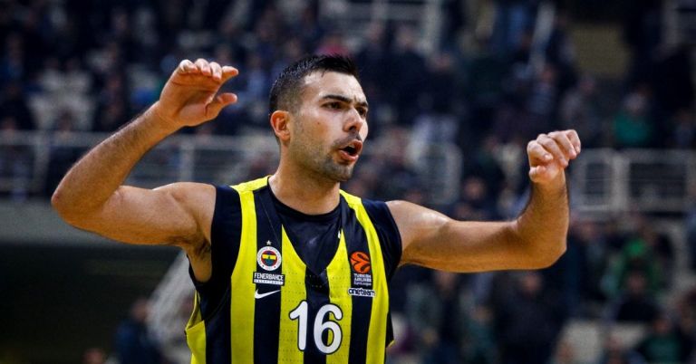 sloukas-1-768x402