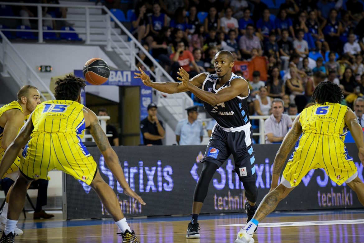 BASKET LEAGUE / ÊÏËÏÓÓÏÓ - ËÁÕÑÉÏ (ÖÙÔÏÃÑÁÖÉÁ: ×ÁÑÇÓ ÆÁÌÐÅÔÏÕËÁÓ / EUROKINISSI)