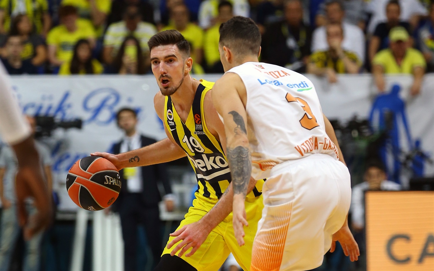 nando-de-colo-fenerbahce-beko-istanbul-eb19