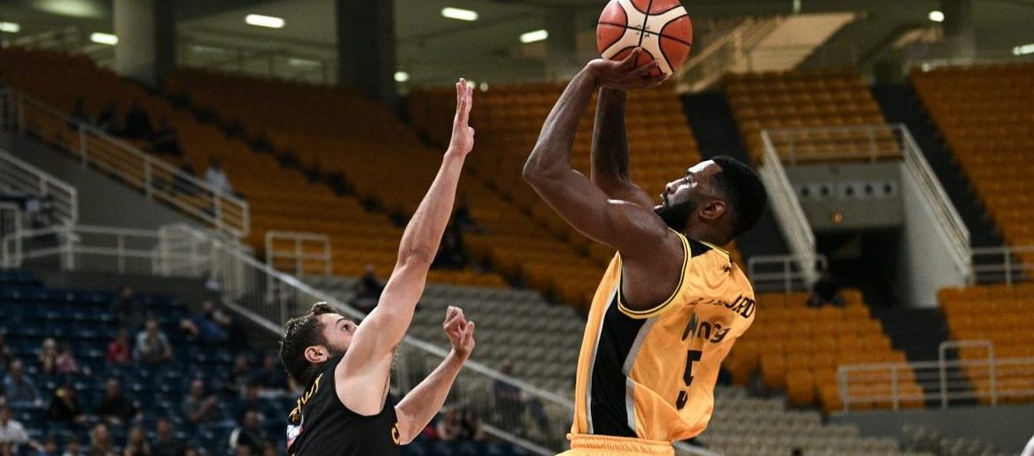 ÊÕÐÅËËÏ / ÁÅÊ - ÑÅÈÕÌÍÏ (ÖÙÔÏÃÑÁÖÉÁ: ÌÉ×ÁËÇÓ ÊÁÑÁÃÉÁÍÍÇÓ / EUROKINISSI)