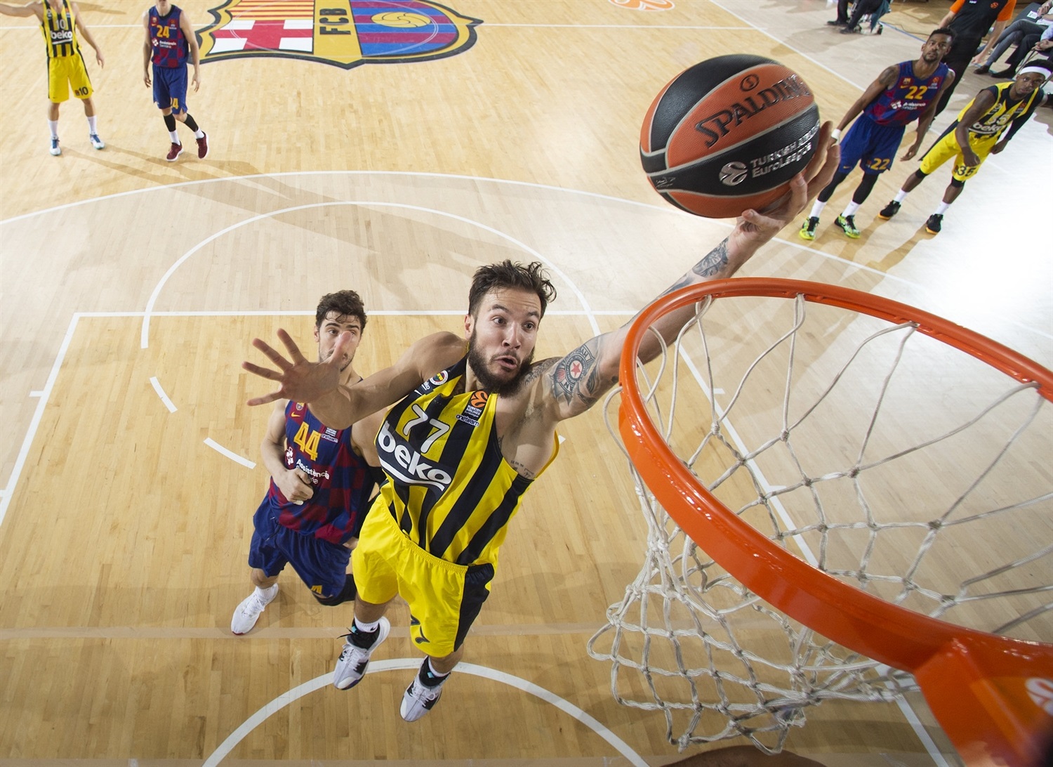 joffrey-lauvergne-fenerbahce-beko-istanbul-eb19