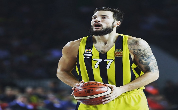 lauvergne_fener_zenit_free_throw