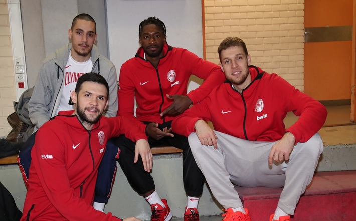 olympiacosoneteam_710x442