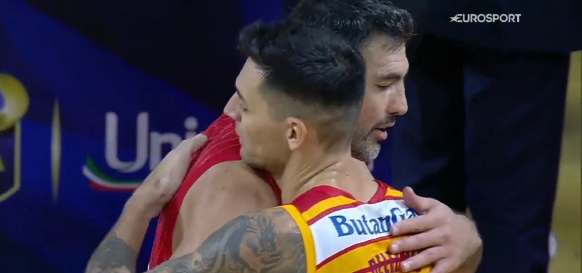 delfino-scola-pesaro-armani