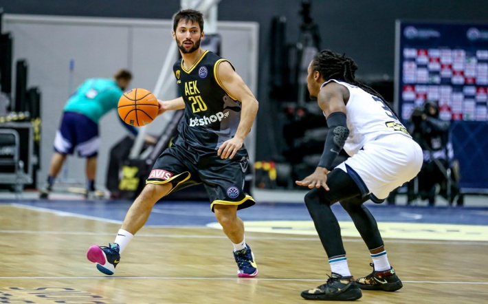 gkikas_aek_tsmoki