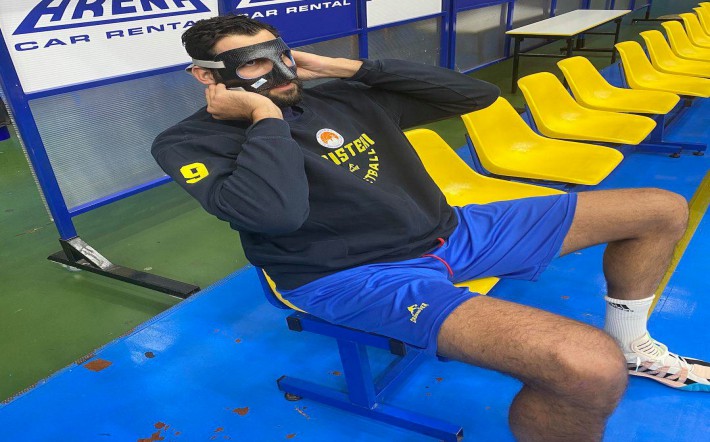 bourousis_maska1