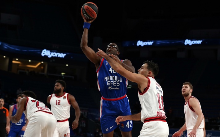 bryant-dunston-anadolu-efes-istanbul-eb20