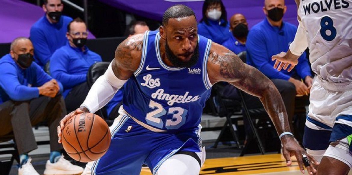 lebron-lakers-wolves