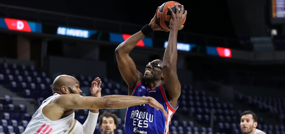 bryant-dunston-anadolu-efes-istanbul-eb20