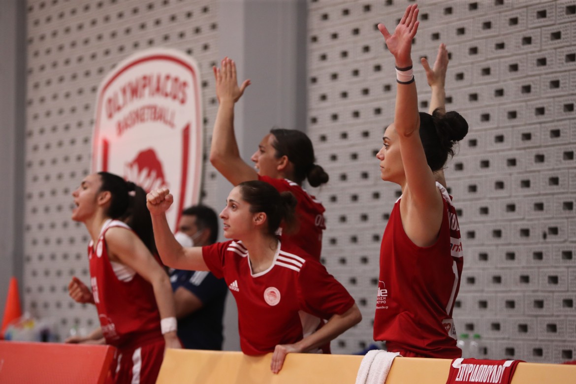 olympiakos-gynaikes (1)