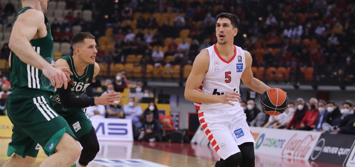 larentzakis-oly-pao