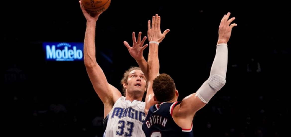 Robin Lopez