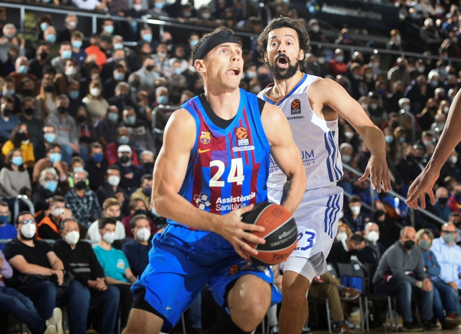 kyle-kuric-fc-barcelona-eb21
