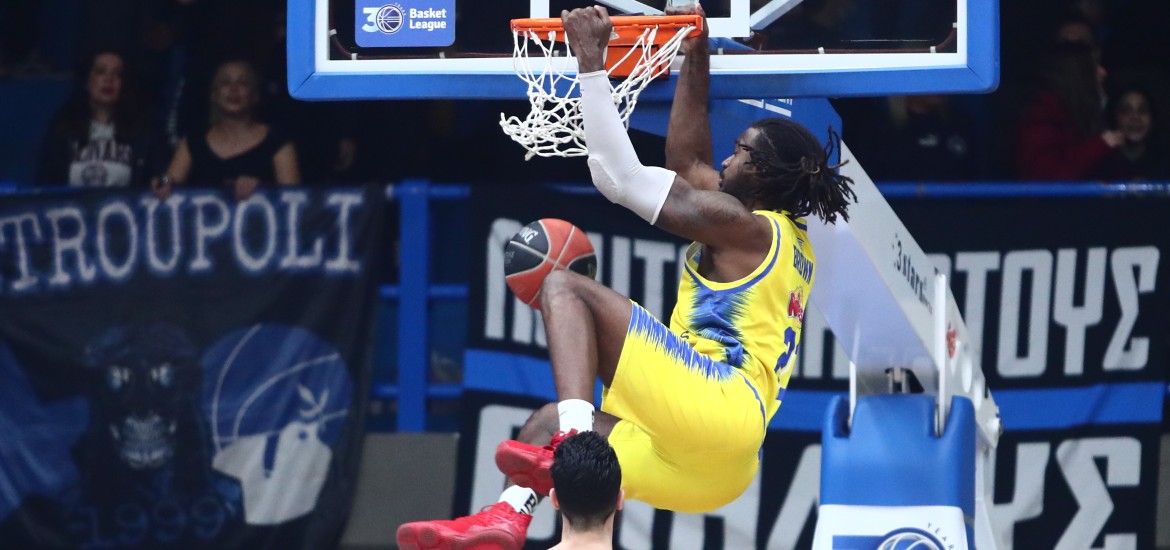 brown-dunk-peristeri-aek