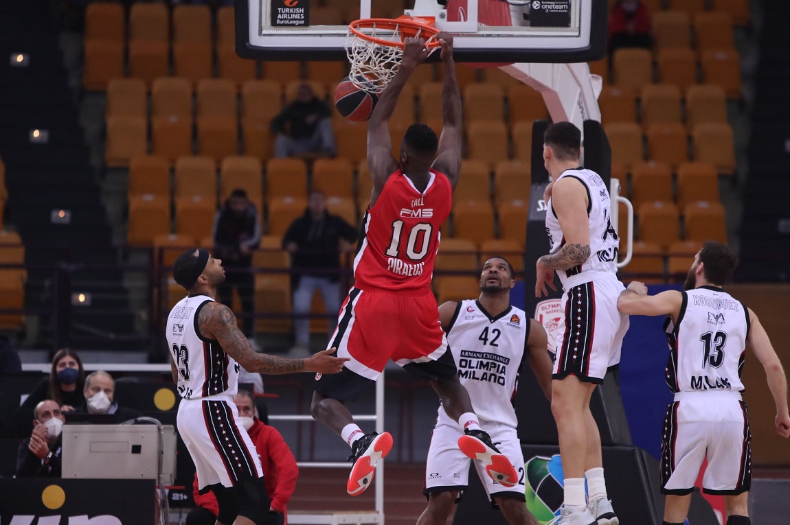 fall-olympiakos-armani