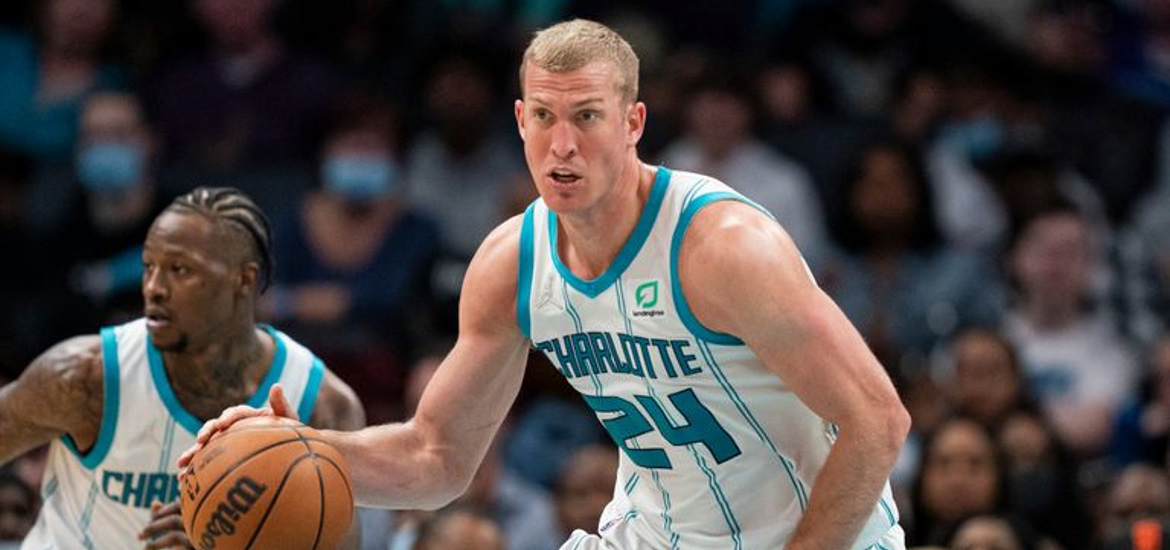 plumlee-charlotte-hornets