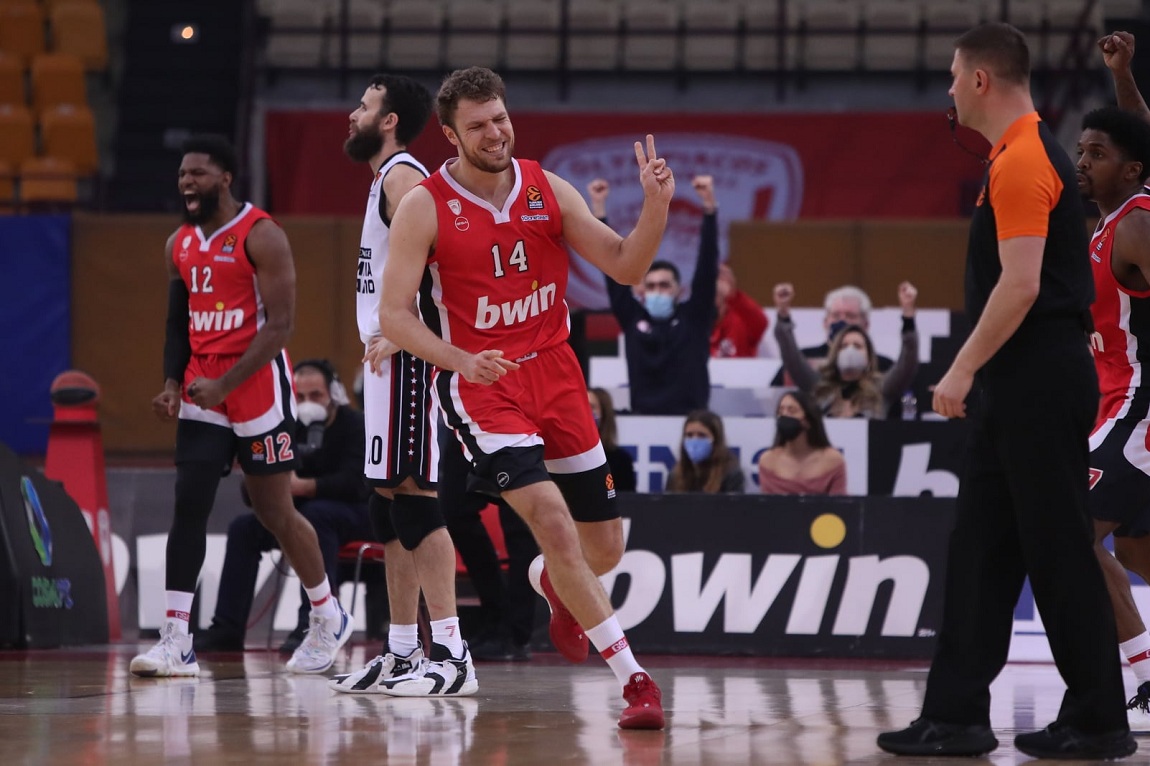 vezenkov-olympiakos-armani