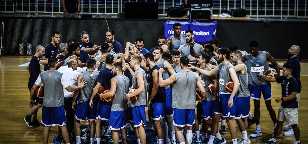 ethniki-pre-game-espana