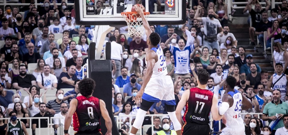 giannis-dunk-hard-hellas-belgium