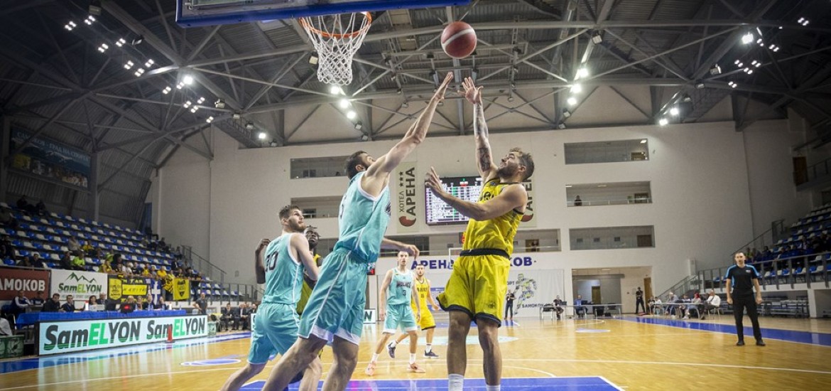 toliopoulos-aris-wolves