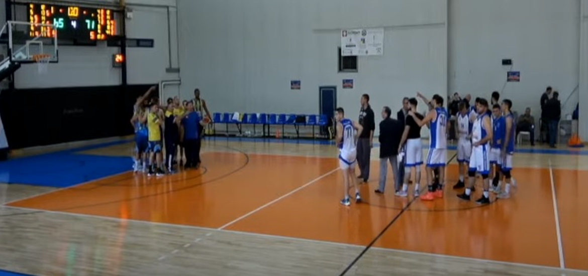 foinikas-peiraia-fovrontadou