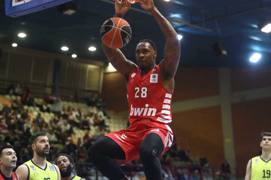 tarik_black-lavrio-olympiakos