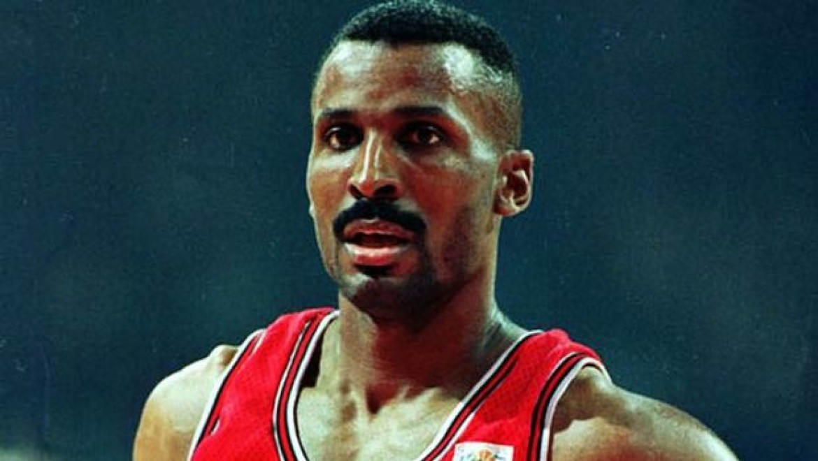 eddie johnson olympiacos