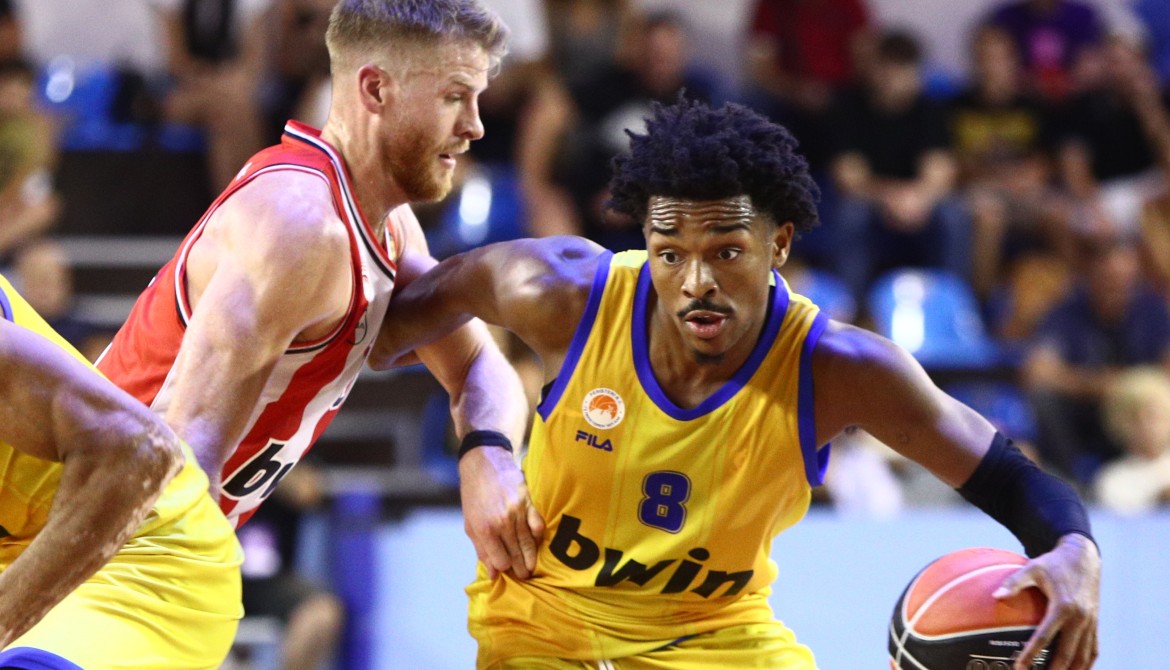 hands peristeri olympiacos