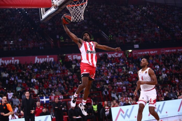 mckissic-dunk-oly-monaco
