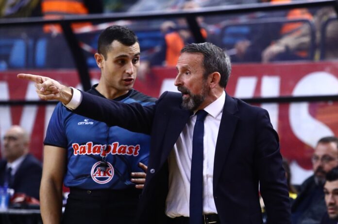 plaza-aek-oly
