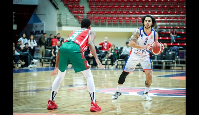 EFES-Karsiyaka semi final 2024