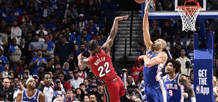 Μπάτλερ Jimmy Butler