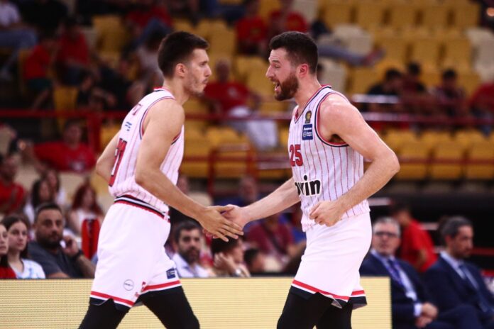 peters-petrusev-oly-peristeri